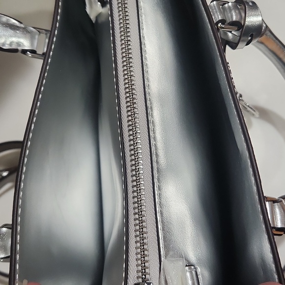 Silver Handbag - Picture 9 of 10